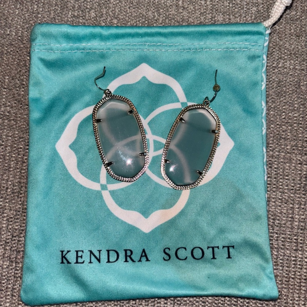 Kendra Scott Gold and light grey Earrings - Picture 2 of 3